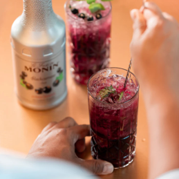 op. 1.0 l BLACKCURRANT LE FRUIT DE MONIN - puree owocowe czarna porzeczka - Monin